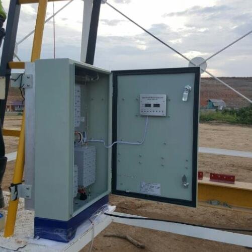small village 4g lte B5 3g umts850 2w band selective cellcular repeater solar powered network tower signal cell amplifier